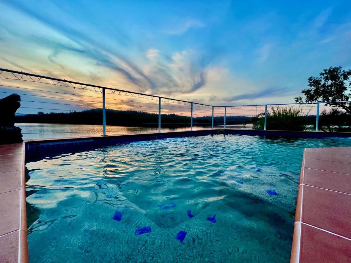 De Lago Resort On Lake Bennett Exterior foto